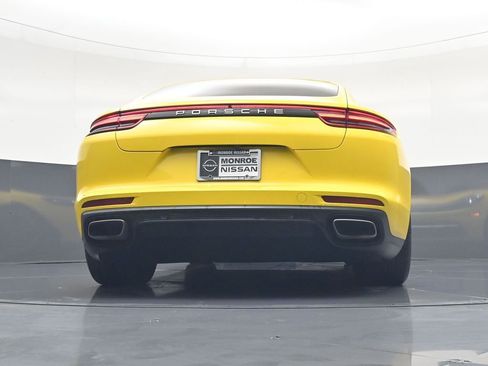 Used 2018 Porsche Panamera 4 image 12