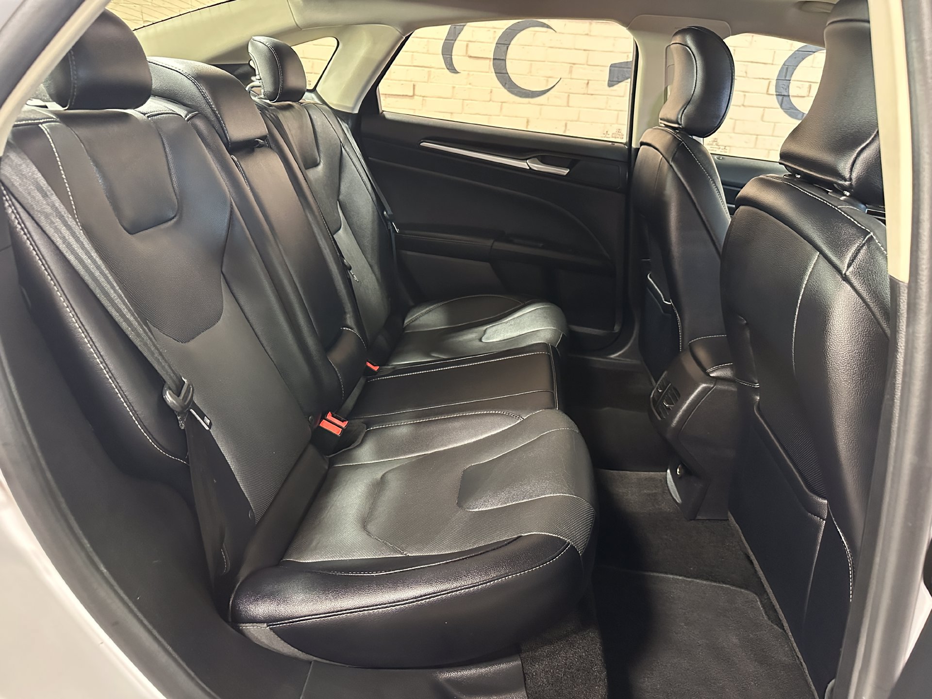 Used 2018 Ford Fusion Titanium AWD/4WD image 18