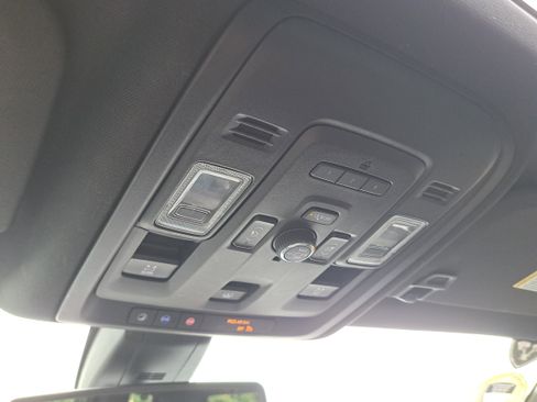 Used 2021 GMC Yukon Denali image 25