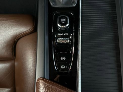 Used 2019 Volvo XC60 T5 Momentum w/ Advanced Package image 51