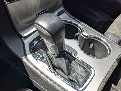 Used 2021 Jeep Grand Cherokee Laredo X image 12