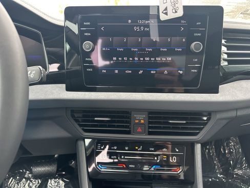 New 2025 Volkswagen Jetta SE image 16