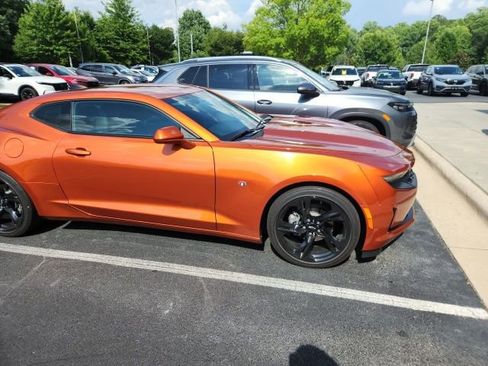 Used 2023 Chevrolet Camaro LT w/ Technology Package RWD image 7