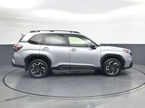 Used 2025 Subaru Forester Limited AWD/4WD image 3