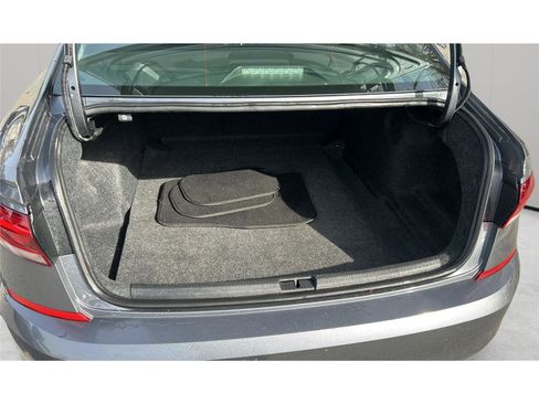 Used 2020 Volkswagen Passat 2.0T SE image 13