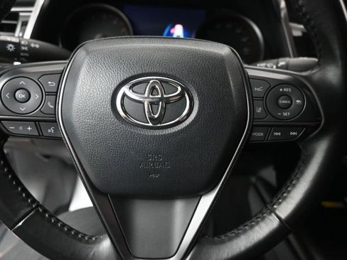 Used 2023 Toyota Camry XSE FWD image 16