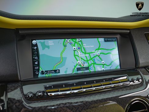 Used 2022 Rolls-Royce Cullinan Black Badge w/ Dark Exterior Package image 32