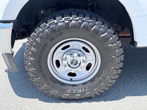 Used 2022 Ford F250 XL w/ Power Equipment Group AWD/4WD image 31