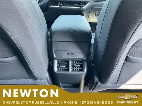Used 2025 Chevrolet Equinox LT w/ Safety and Technology Package FWD image 33