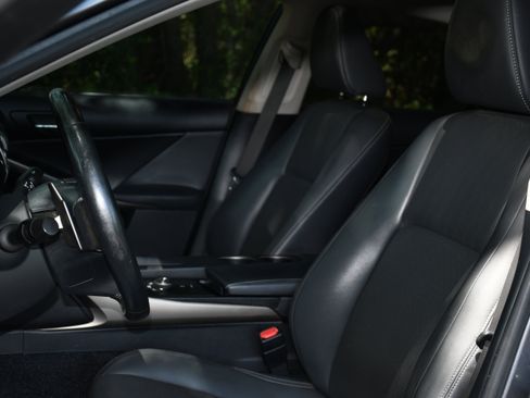 Used 2014 Lexus IS 350 w/ Navigation Package RWD image 12