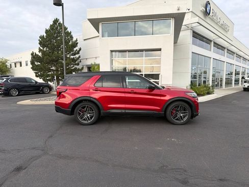 Used 2025 Ford Explorer ST AWD/4WD image 6