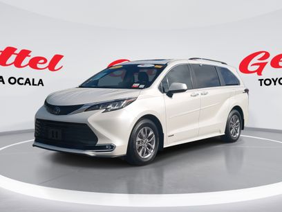Used 2021 Toyota Sienna XLE