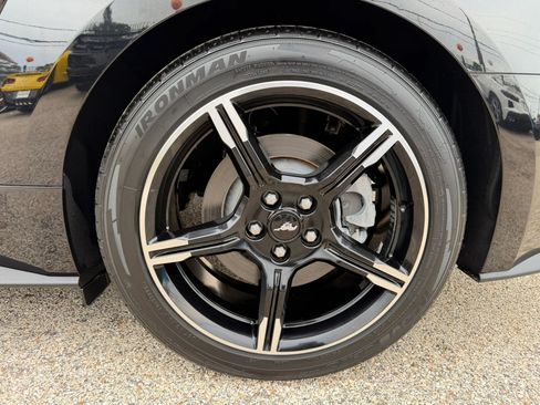 Used 2019 Ford Mustang GT Premium w/ Equipment Group 401A RWD image 16