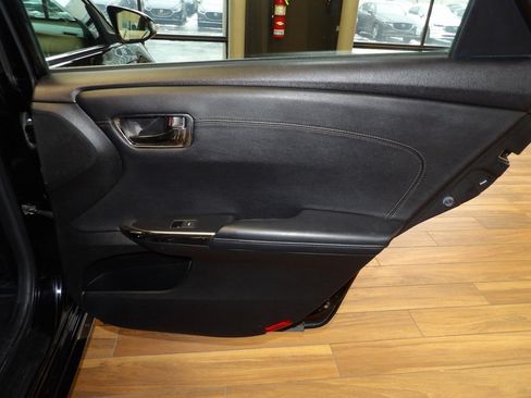 Used 2013 Toyota Avalon XLE Premium image 16