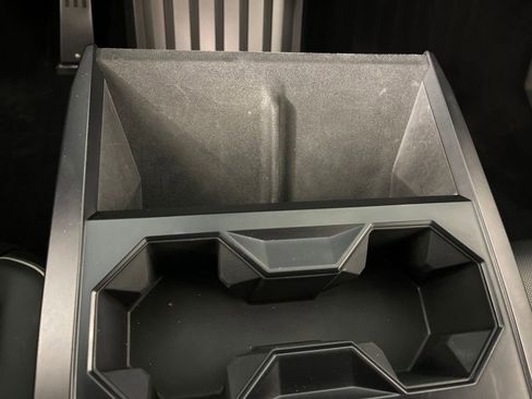 Used 2024 Tesla Cybertruck AWD Crew Cab image 25