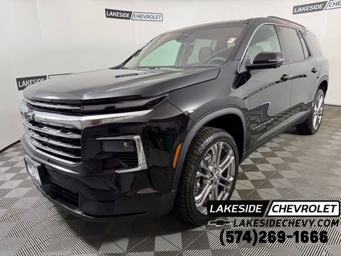 New 2025 Chevrolet Traverse LT w/ Enhanced Driving Package image 1