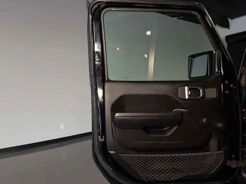 Used 2018 Jeep Wrangler Sport AWD/4WD image 19