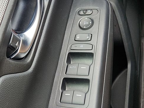 Used 2025 Honda CR-V LX image 22