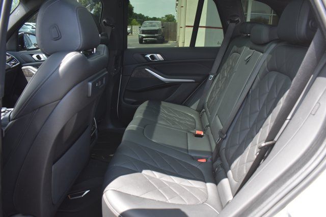 Used 2023 BMW X5 xDrive40i w/ Premium Package AWD/4WD image 16