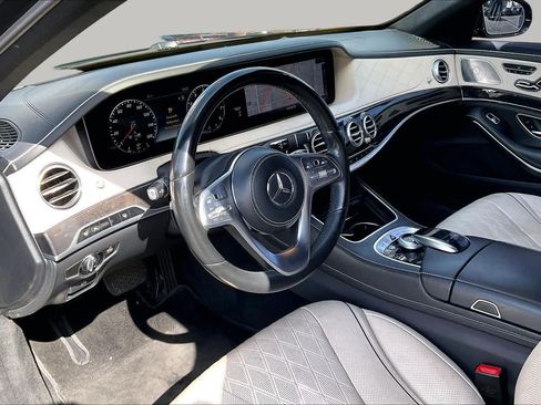 Used 2018 Mercedes-Benz S 560 Sedan image 17