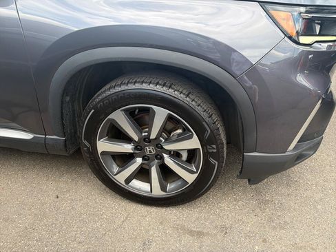 Used 2024 Honda Pilot Elite image 4