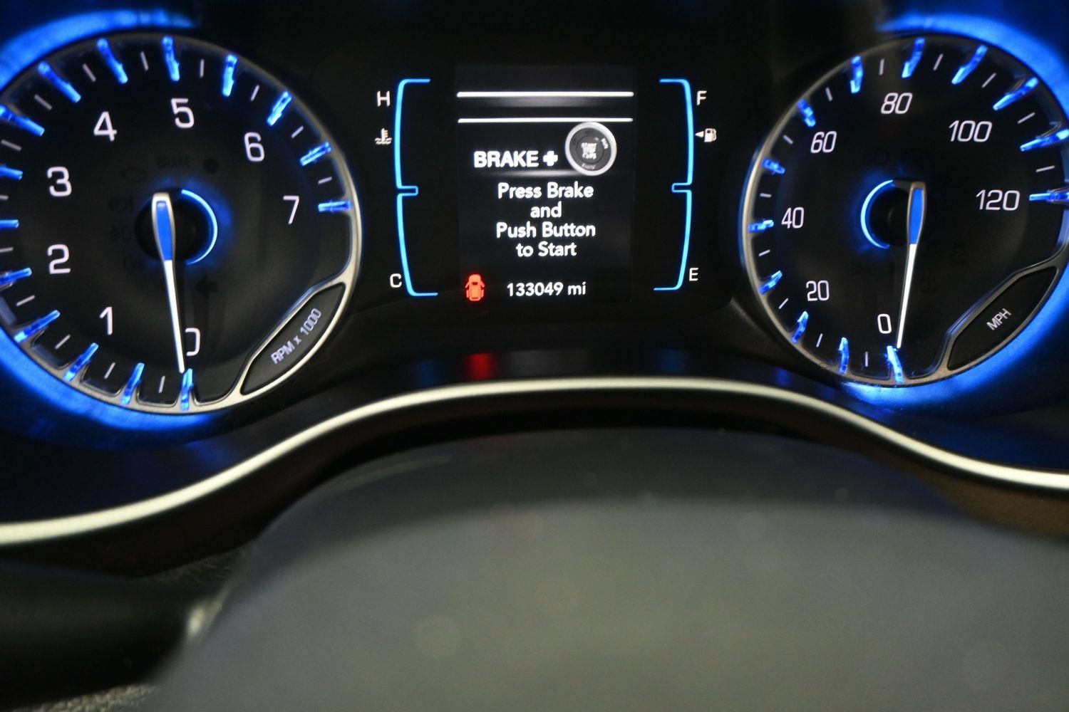Used 2017 Chrysler Pacifica Touring-L w/ Tire & Wheel Group FWD image 3