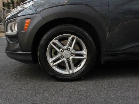 Used 2021 Hyundai Kona SE image 11