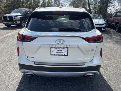 Used 2021 INFINITI QX50 Essential w/ Convenience Package image 6