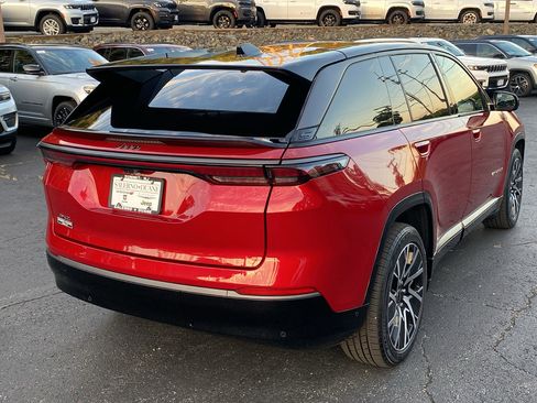 Used 2025 Jeep Wagoneer S Limited image 27