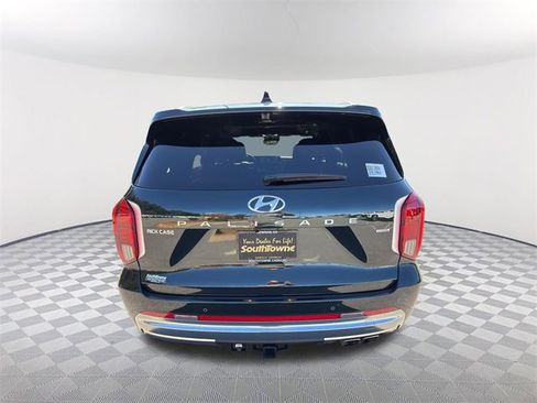 Used 2024 Hyundai Palisade Calligraphy image 6