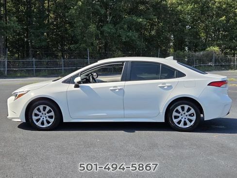Used 2024 Toyota Corolla LE FWD image 2
