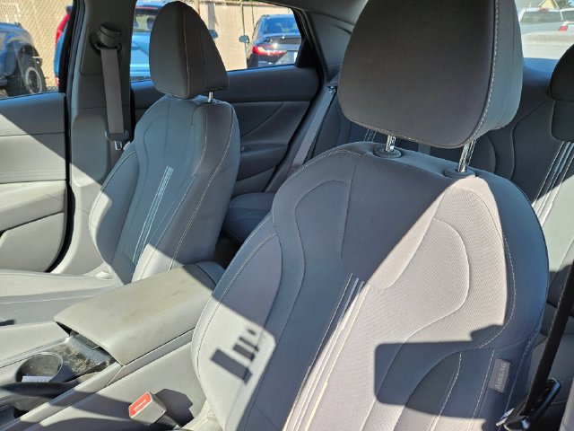 Used 2022 Hyundai Elantra SEL FWD image 5