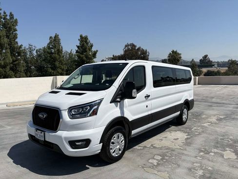 Used 2023 Ford Transit 350 XLT RWD image 4
