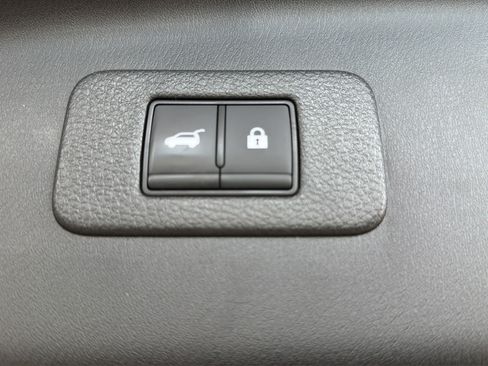 Used 2024 Nissan Armada Platinum w/ Captain's Chairs Package AWD/4WD image 16