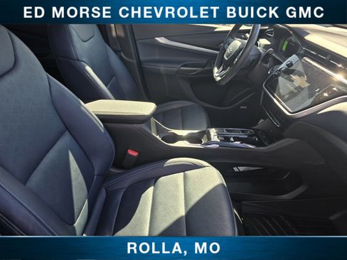 Certified 2022 Chevrolet Bolt EUV Premier w/ Sun & Sound Package FWD image 19