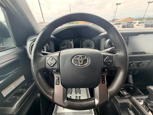 Used 2020 Toyota Tacoma TRD Off-Road w/ Exterior Package AWD/4WD image 12