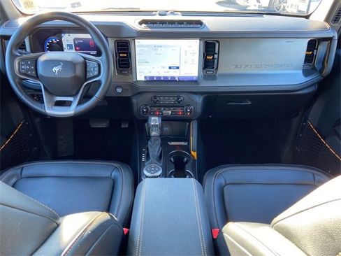 Used 2024 Ford Bronco Badlands image 13