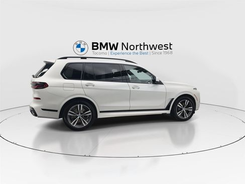 New 2026 BMW X7 xDrive40i w/ M Sport Package image 4