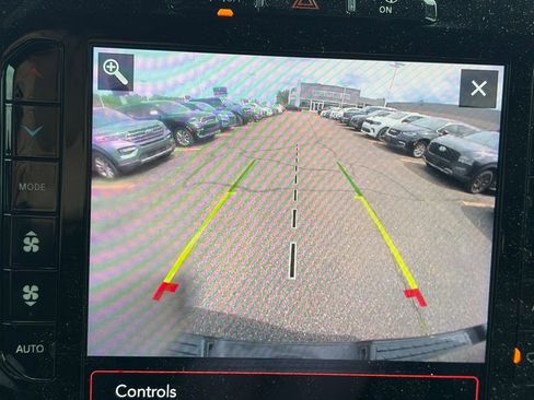 Used 2019 RAM 1500 Laramie AWD/4WD image 39