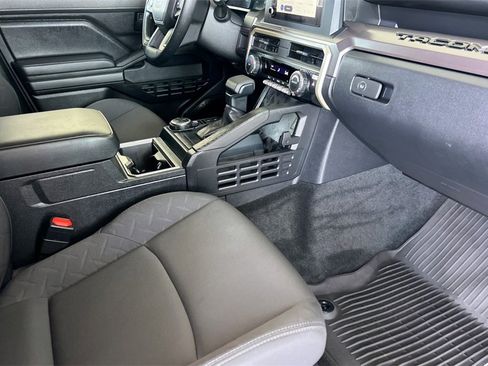 Certified 2025 Toyota Tacoma SR5 image 19