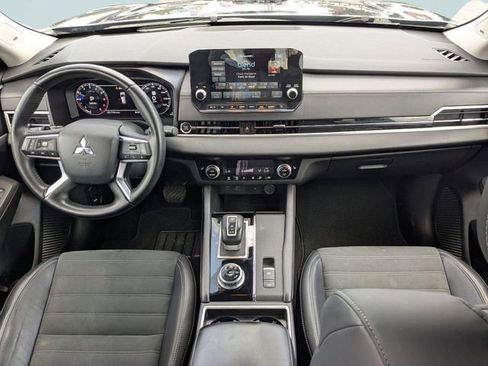 Used 2024 Mitsubishi Outlander SE FWD image 14