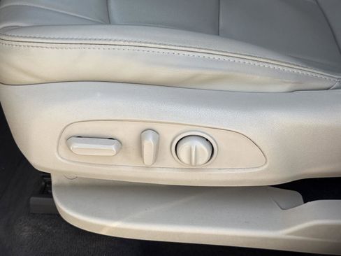 Used 2020 Buick Enclave Essence w/ Sound and Sites Package image 14