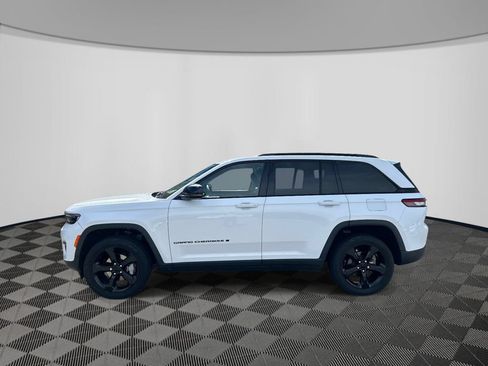 Certified 2023 Jeep Grand Cherokee Limited w/ Black Appearance Package AWD/4WD image 2
