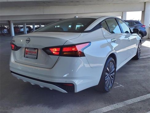 New 2025 Nissan Altima 2.5 SV image 8