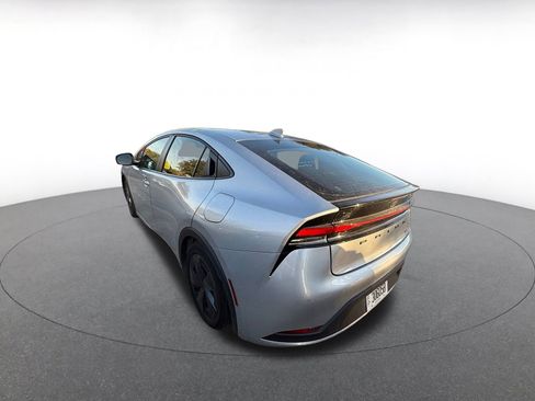 Used 2025 Toyota Prius LE image 3