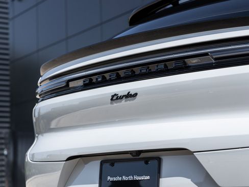 New 2025 Porsche Cayenne Turbo image 15
