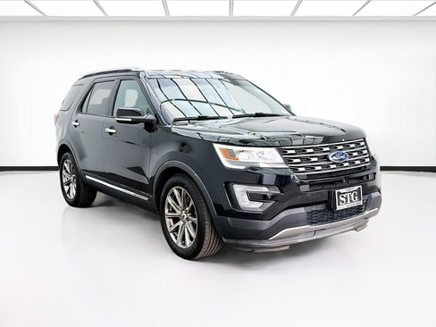Used 2017 Ford Explorer Limited FWD image 3