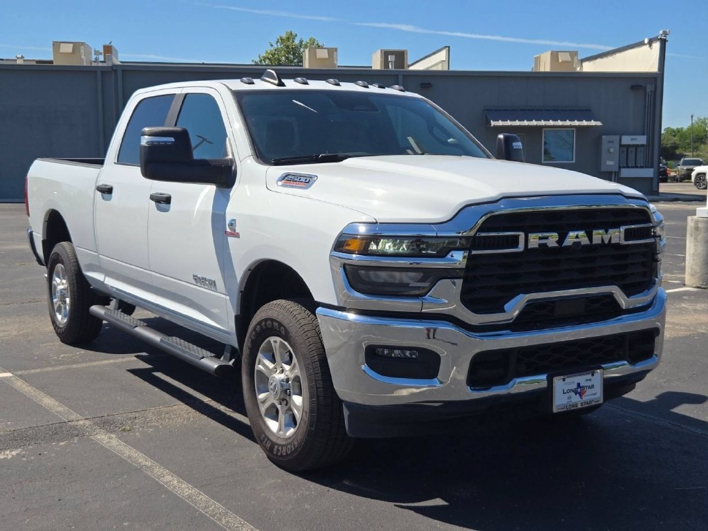 Used 2025 RAM 2500 Laramie AWD/4WD image 7