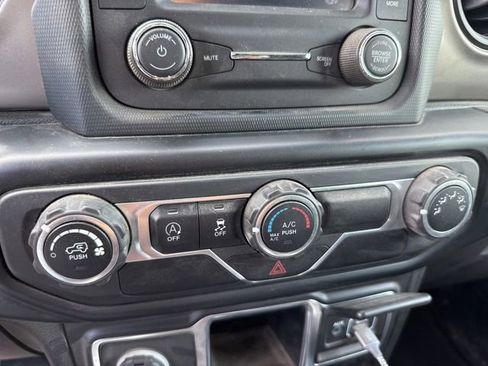 Used 2020 Jeep Gladiator Sport AWD/4WD image 35