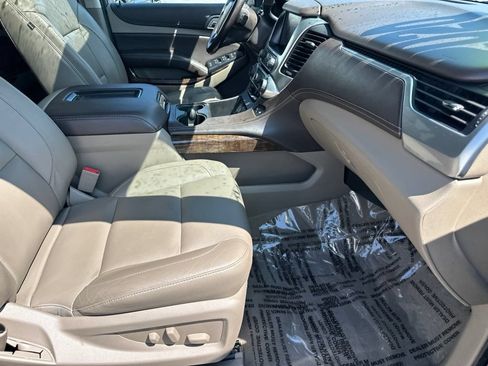 Used 2020 Chevrolet Tahoe LT w/ Luxury Package AWD/4WD image 31